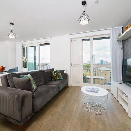 Stylish Fully-Equipped One Bedroom Apartment With Extra Sofa Bed, Free Secure Parking, Onsite Gym, 24Hr Security & Concierge Londra Exterior foto