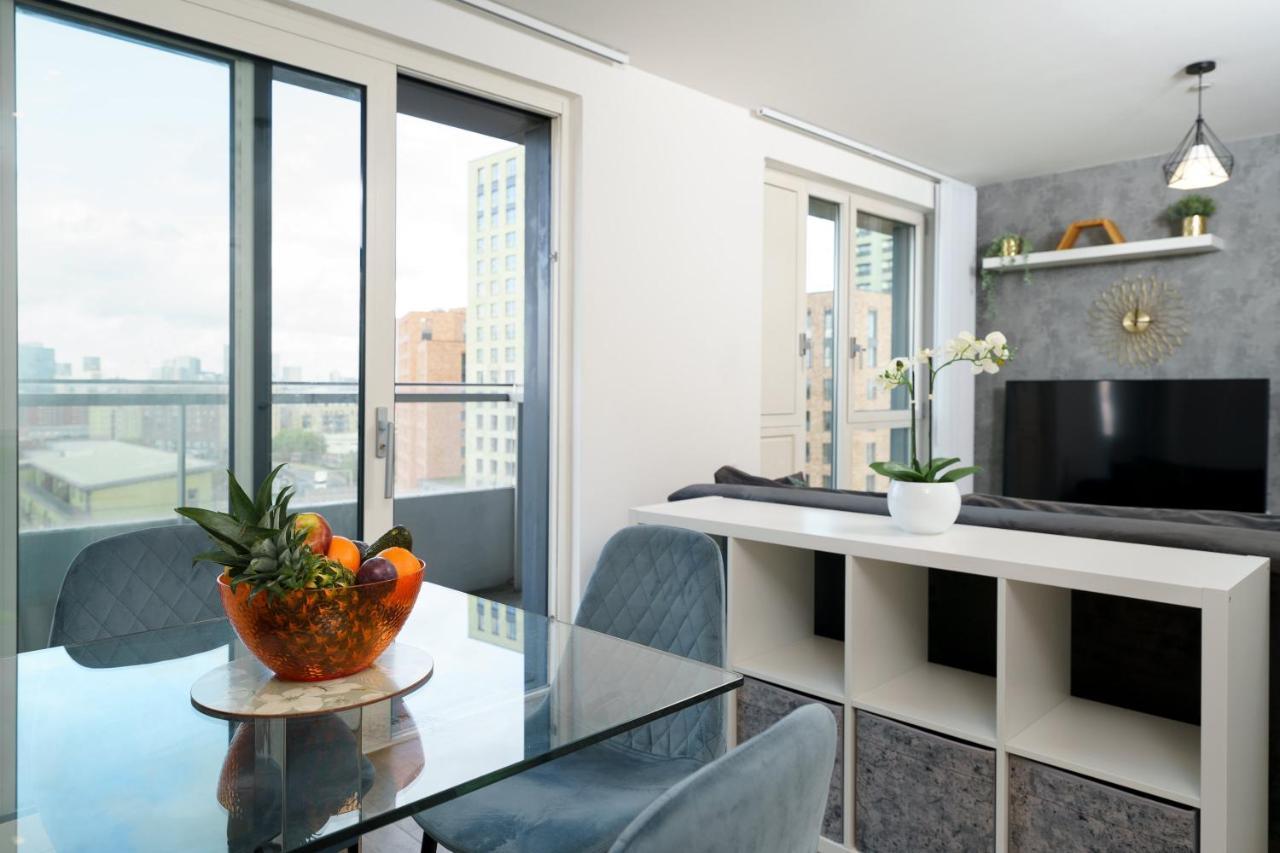 Stylish Fully-Equipped One Bedroom Apartment With Extra Sofa Bed, Free Secure Parking, Onsite Gym, 24Hr Security & Concierge Londra Exterior foto